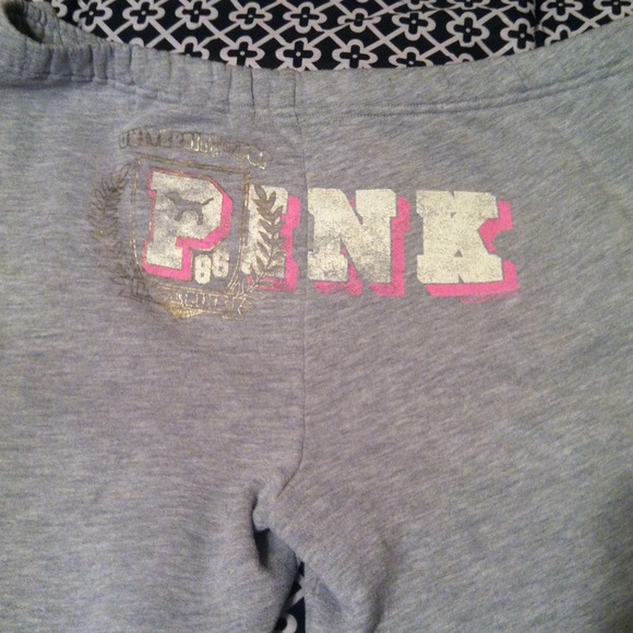 VS PINK CROPPED SWEATS