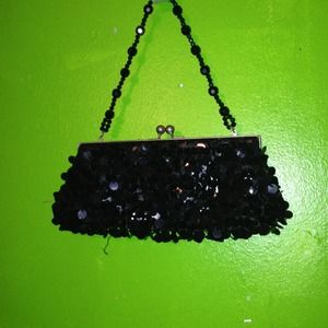 Sequence over the shoulder clutch