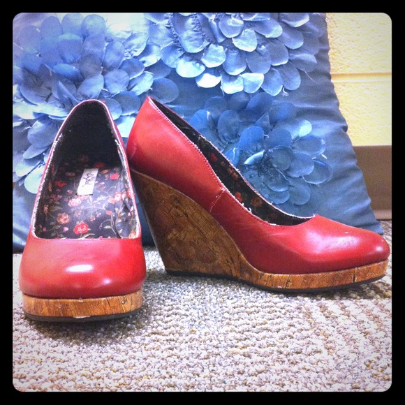 Red wedges (Reduced)
