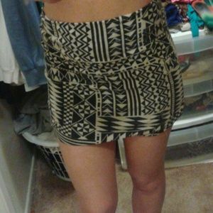 Geometric print skirt