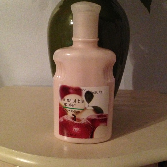 Body lotion in Irresistible Apple
