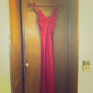 Small Red fredericks  long casual dress