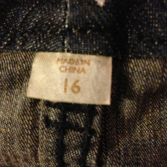 ⛔Hold⛔Jean shorts - Picture 3 of 3