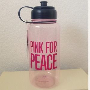 New Victoria's Secret PINK water bottle 😍