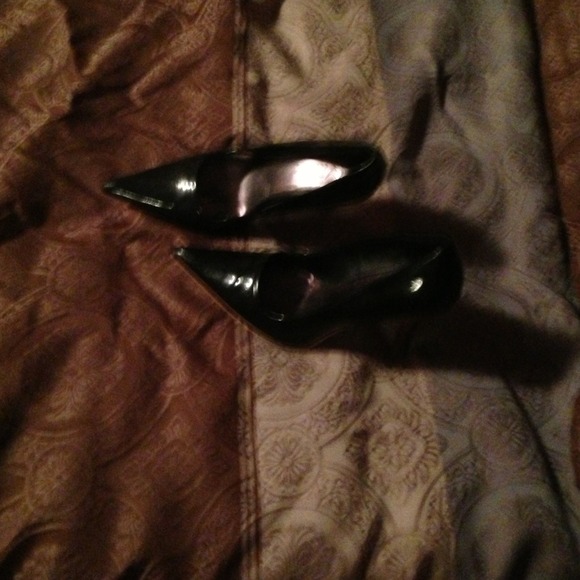 Heels - Picture 1 of 1