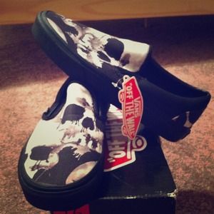 *RESERVED* NWT skeleton slipon vans