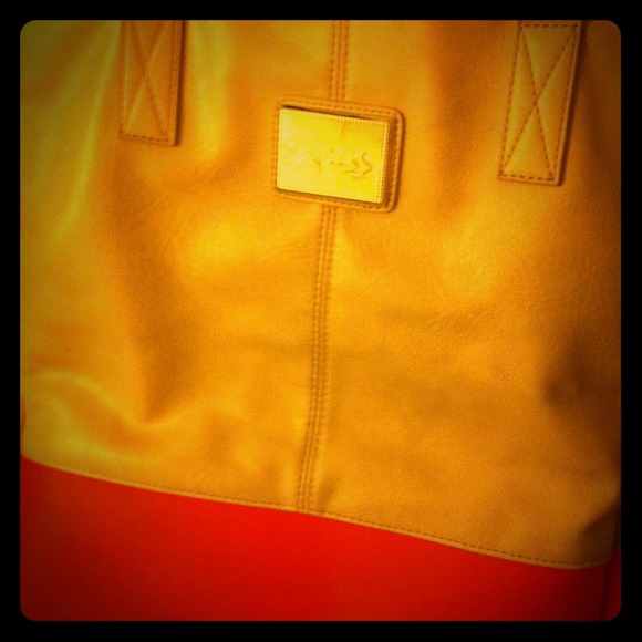Express hand bag only used once - Picture 1 of 3