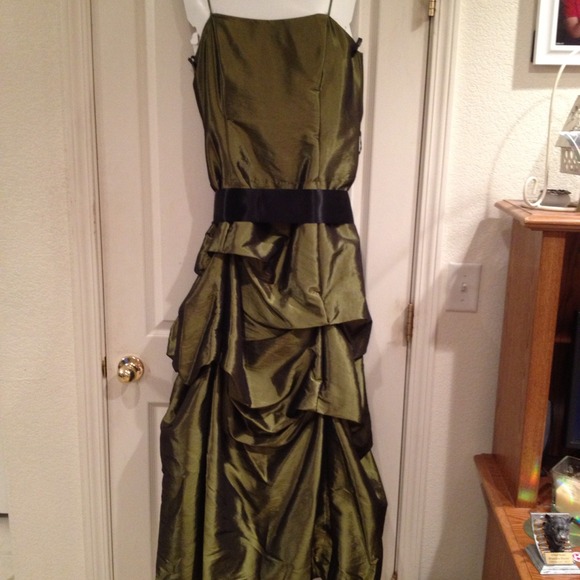 Gorgeous green metallic prom dress