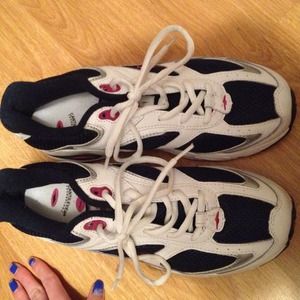 Avia sneakers size 8 worn 2x