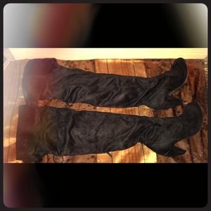 Steve Madden black knee high boots size 8