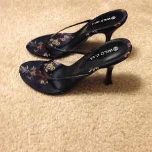 Thong heels