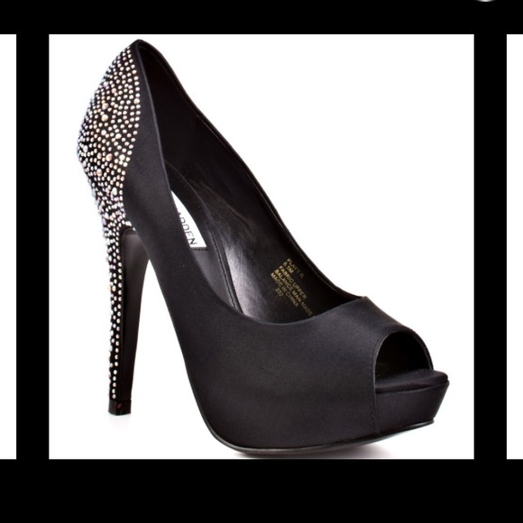 Elegant Steve Madden heels