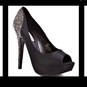 Elegant Steve Madden heels