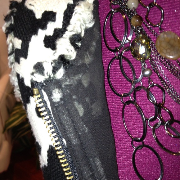 Paley Vest - Picture 2 of 4