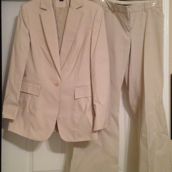 Express Other - Reduced!!!2 piece women's Express suit