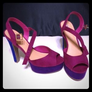 TRADE BUNDLED Olsenboye suede platform sandals