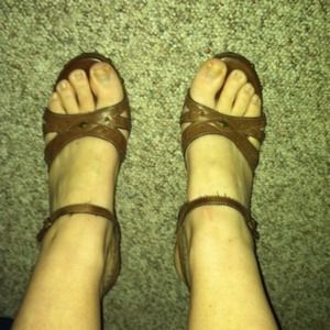 Brown open toed wedges