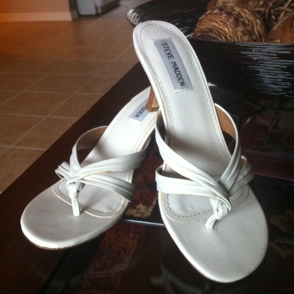**SOLD** Steve Madden White Sandals