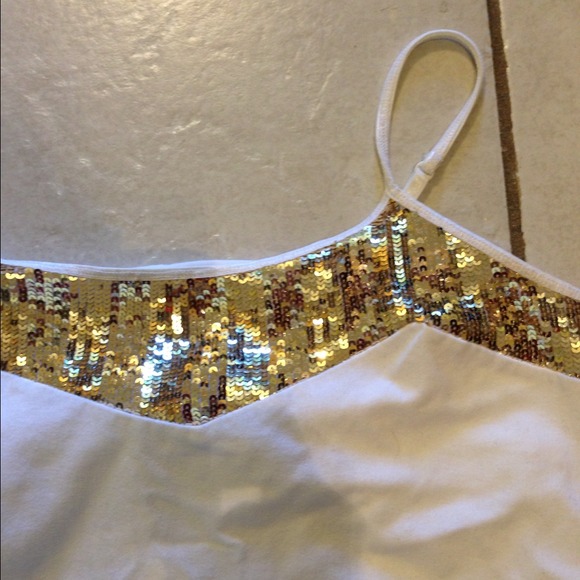 ❤️SOLD❤️ Sequin tank - Picture 2 of 3