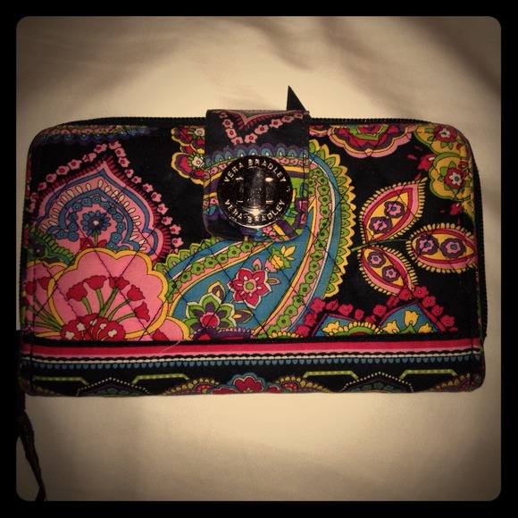 Vera Bradley Wallet💢SOLD💢