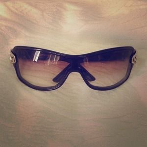 Gucci Sunglasses with case