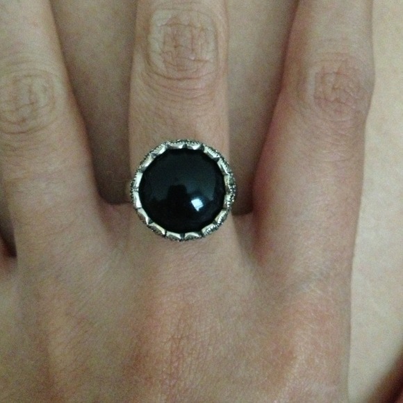 Sterling silver black stone ring - Picture 3 of 3