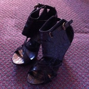 Black sandal heels