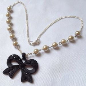 Glass Pearls Black Rhinestones Bow Necklace
