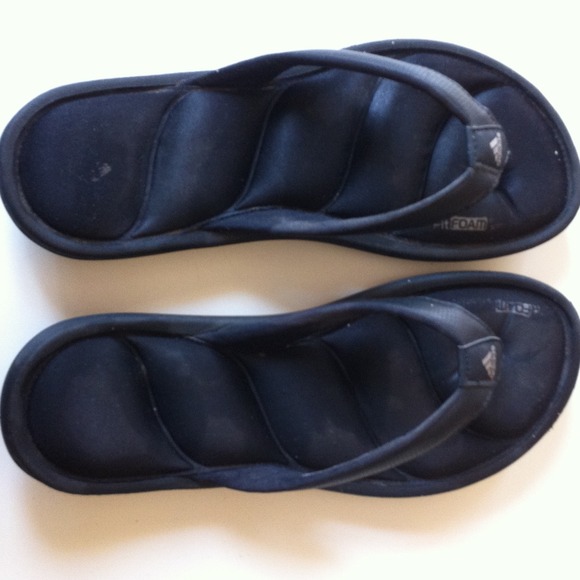 Adidas fit foam flip flops