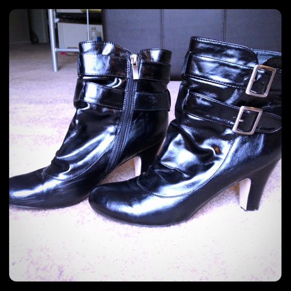Black ankle~ MArianne- BOOTIES!!