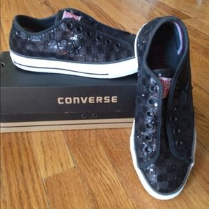 On hold for naniejane till fri.