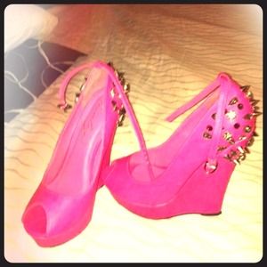 Studded back peep-toe wedge
