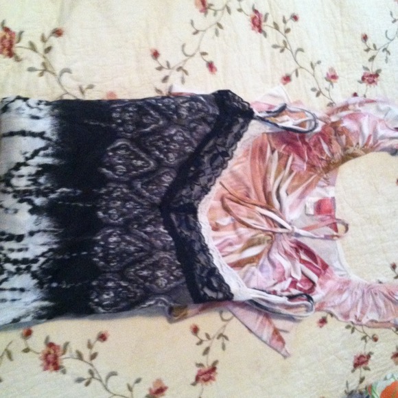 Sold in bundle for @tammiern