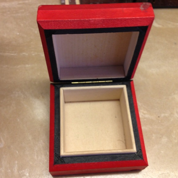 Jewelry Box - Picture 2 of 4