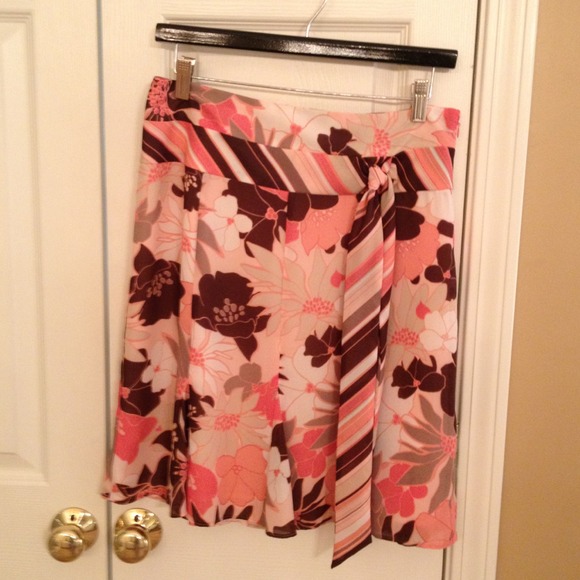Lined floral skirt