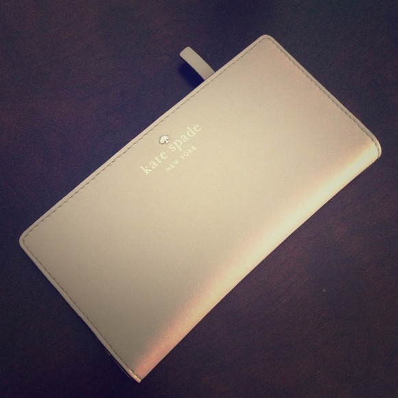 BNWT KATE SPADE TAUPE WALLET