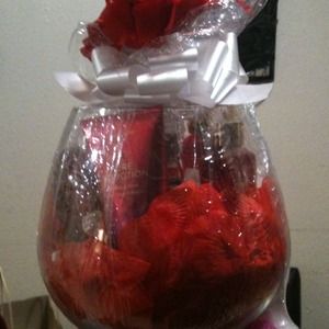 Victoria secret glass basket