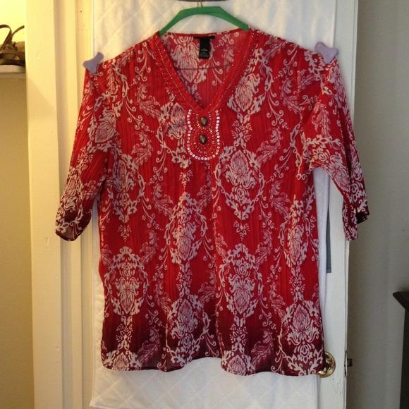 Reduced•Red/white tunic