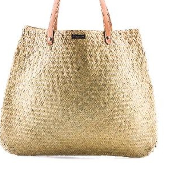 CLOSET CLOSED - Picture 4 of 4