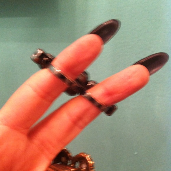 7 stone emerald cut black onyx double finger ring - Picture 4 of 4