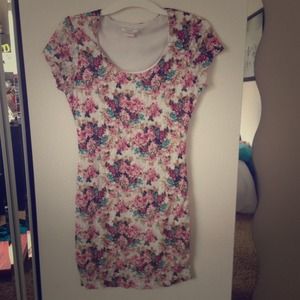 ❌SOLD❌ Skin Tight Floral Dress!!