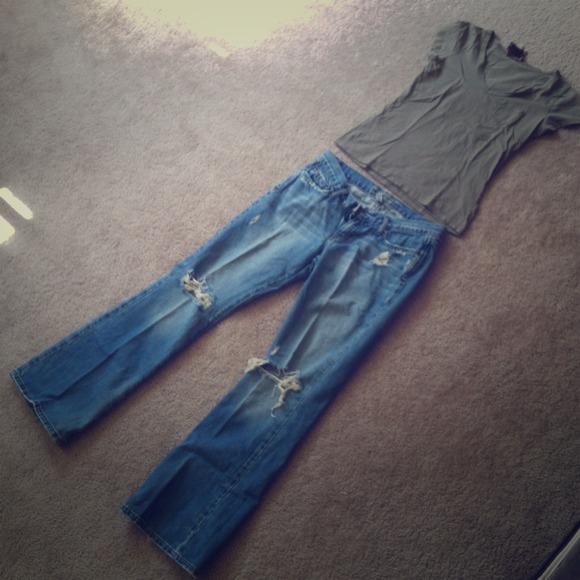 A&F ripped jeans and Pink Rose shirt combo :))