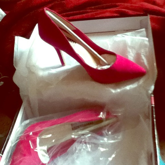 Brand New hot pink pumps!