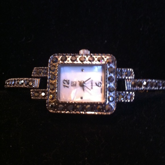 quartz Accessories - Black Metal tanzanite style watch - costume jewel