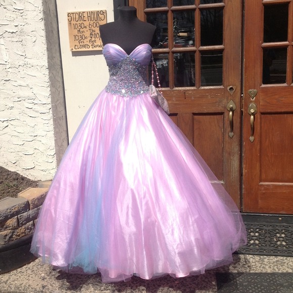 Prom or Sweet Sixteen Dress👑