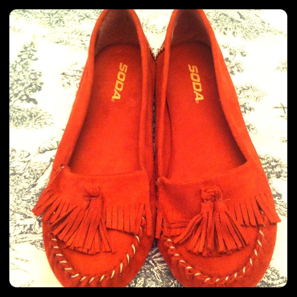 adorable Indian moccasins brand new never worn !
