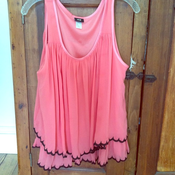 H and m flowy black and pink tank. Only worn once