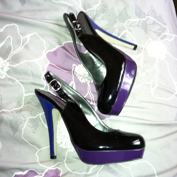 ❌RESERVE for @303 - Madden Girl color block heels