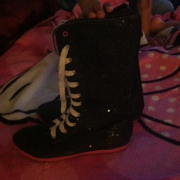 Paris blues boots