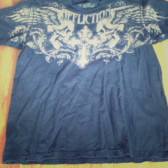 SOLD IN BUNDLEAffliction tshirt. Worn few times